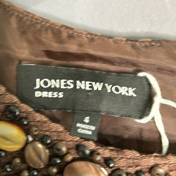 Jones NY Brown Textured Sleeveless Dress With Jeweled Neckline Size 4 - Picture 5 of 9